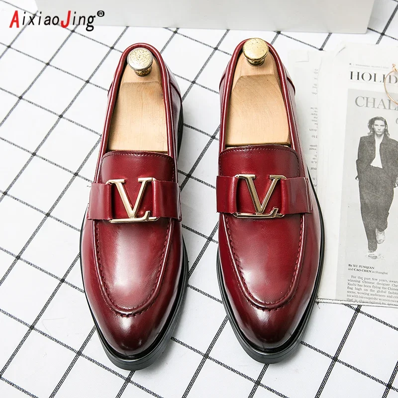 New Designer Men's Leather Shoes Trend Luxury Brand Business Pointed Toe Leather Shoes Casual Shoes Leather Buckle Men's Loafers